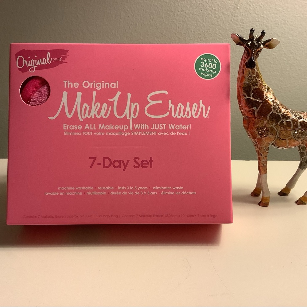 NWT! Make Up Eraser 7 day set
